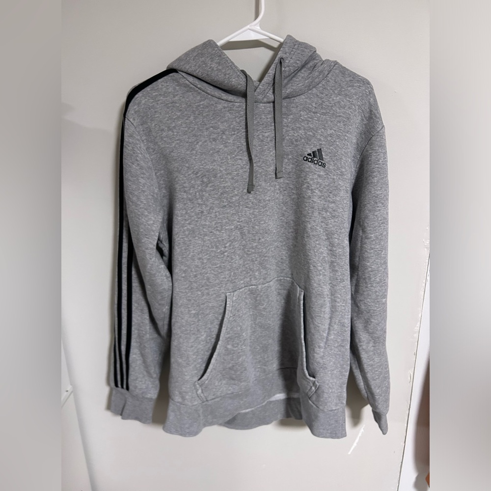 Adidas
Grey sweatshirt
Medium